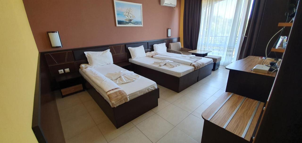 Hotel Luxor 로제넷츠 외부 사진